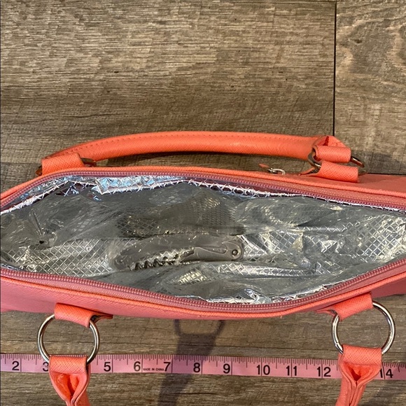 Primewear Coral Wine Clutch to go insulated Handbag with wine opener NWOT - Picture 4 of 8
